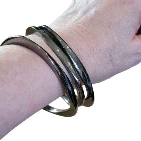 Cookie Lee Geometric Gunmetal set of 3 Bangle Bracelets Signed - Picture 4 of 7
